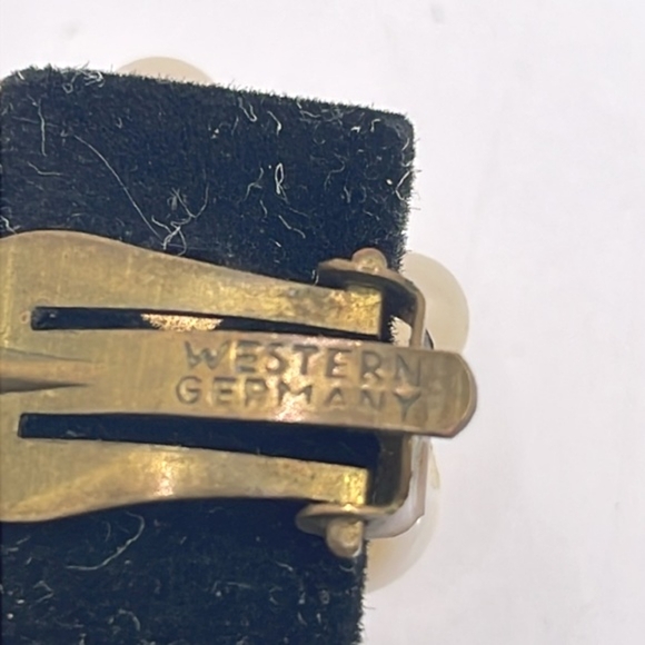 Western Germany Signed Vintage Baby Tooth Bead Style Cluster Clip-on Earrings - Picture 7 of 12